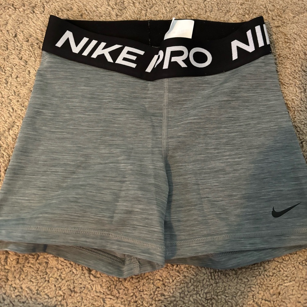 Heathered Gray Nike Pros size small